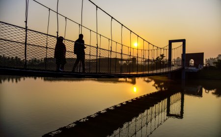 প্রকৃতির কাছাকাছি থেকে জীবন দেখা যায় যেখানে