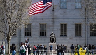 চীনা শিক্ষার্থীদের ভিসা বাতিল করা হবে : ট্রাম্প প্রশাসন