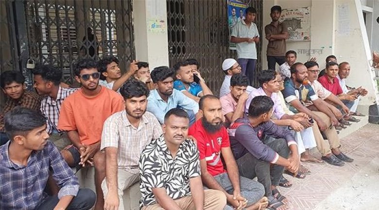 ইপিজেড বাস্তবায়নের দাবিতে গোবিন্দগঞ্জে অবস্থান কর্মসূচী