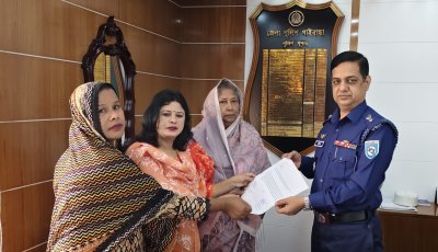 গাইবান্ধায় স্কুলছাত্রী হত্যার বিচারের দাবিতে মহিলা পরিষদের স্মারকলিপি