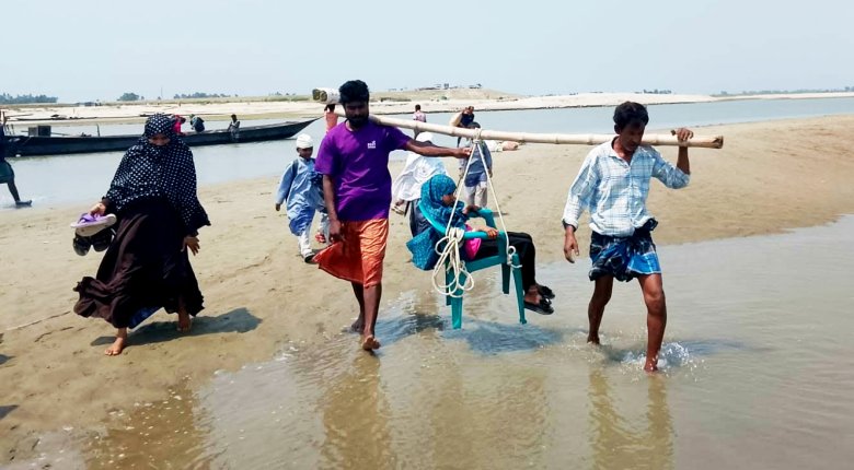 চরের কান্না- চিকিৎসার অভাবে পথে হারিয়ে যায় কত জীবন 