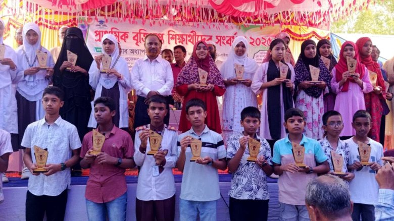 সুন্দরগঞ্জে প্রাথমিকের বৃত্তিপ্রাপ্ত শিক্ষার্থীদের সংবর্ধনা